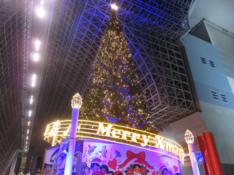 クリスマスの鐘が鳴る　（JR京都駅ビル）