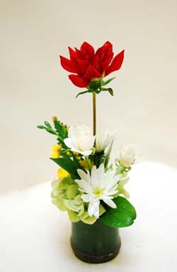 青竹に花。
