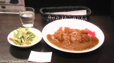 新幹線コンコースで食べるカツカレー　Cafe KOTO