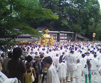 祇園祭　神輿が出ます