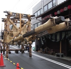 祇園祭の山建て・鉾建てを見学しました