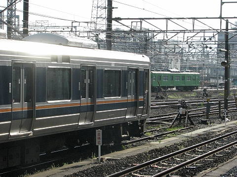 暑い一日　（JR京都駅）
