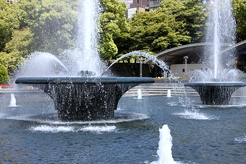 幸せな噴水　（東京・和田倉噴水公園）