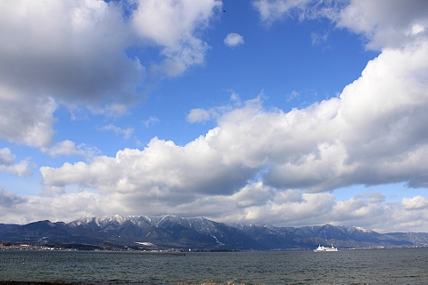 湖畔のお散歩　（琵琶湖）