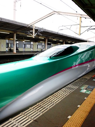 JR東日本 ・ 最新の新幹線車両　≪　E5　≫