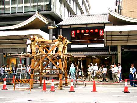祇園祭2006　鉾建て　いよいよ！7月10日