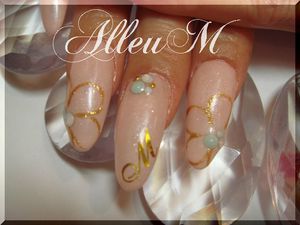 アクリルスカルプチュア～ヌーディーお花ネイル☆