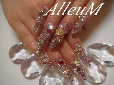 アクリルスカルプチュア～華やか盛りネイル☆