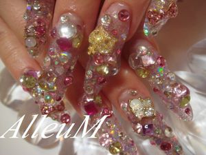 アクリルスカルプチュア～華やか盛りネイル☆