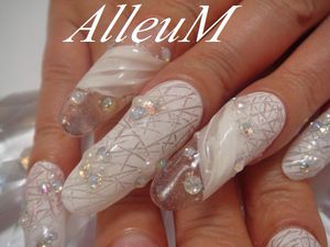 お手元アクリルスカルプチュア＆お足元ソフトジェル～ホワイトネイル☆