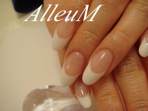 アクリルスカルプチュア～フレンチネイル☆