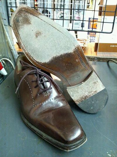 京都アバンティ　紳士靴　カカト修理