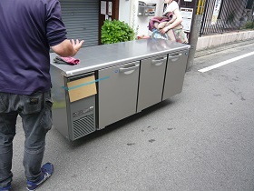 急階段での冷蔵庫の搬入は・・