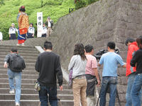 清水寺の階段の下