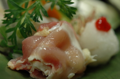 地鶏に旬菜を添えて