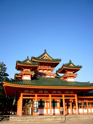 早朝の平安神宮