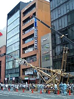 函谷鉾の鉾建て