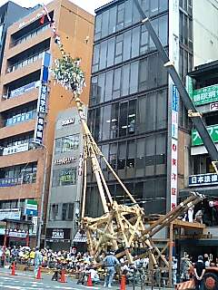 函谷鉾の鉾建て