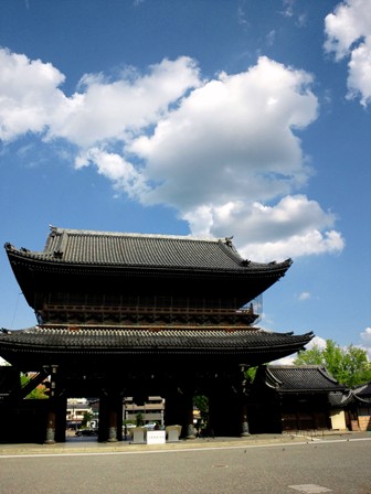 東本願寺の御影堂門