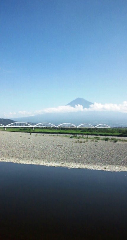 ≪　夏雲に浮かぶ富士山　≫
