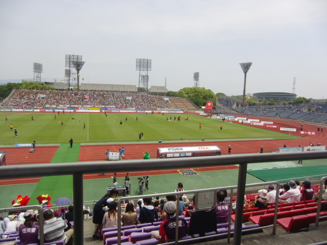 サンガ首位